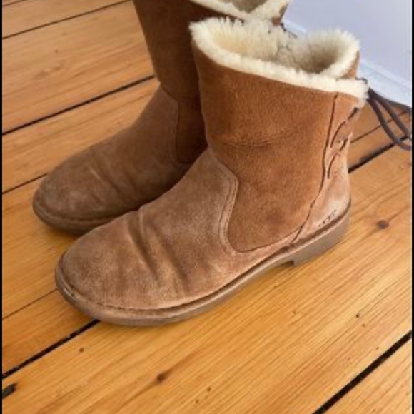 Ugg Boots Size 6 - Picture 1 of 3
